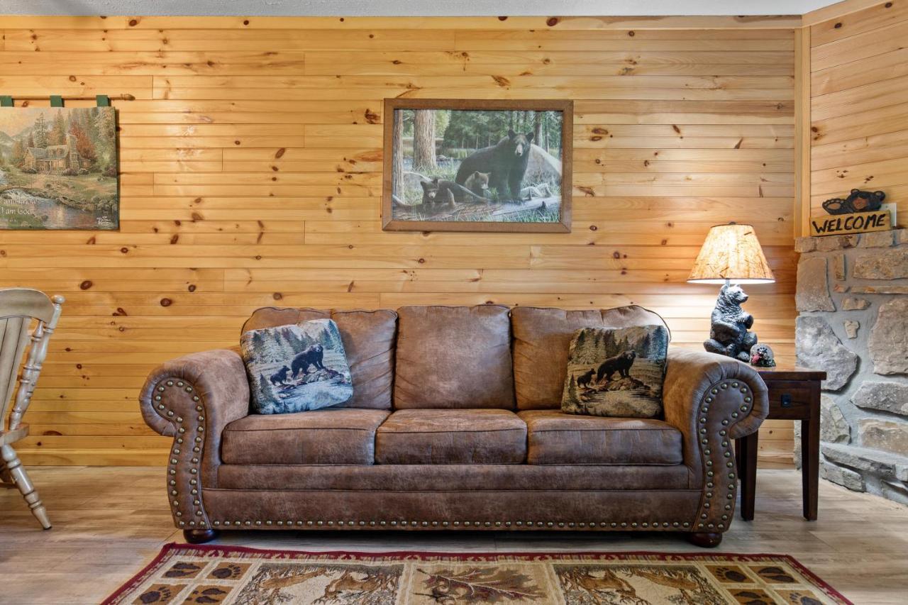 Bear Cub Retreat Apartment Gatlinburg Exterior photo
