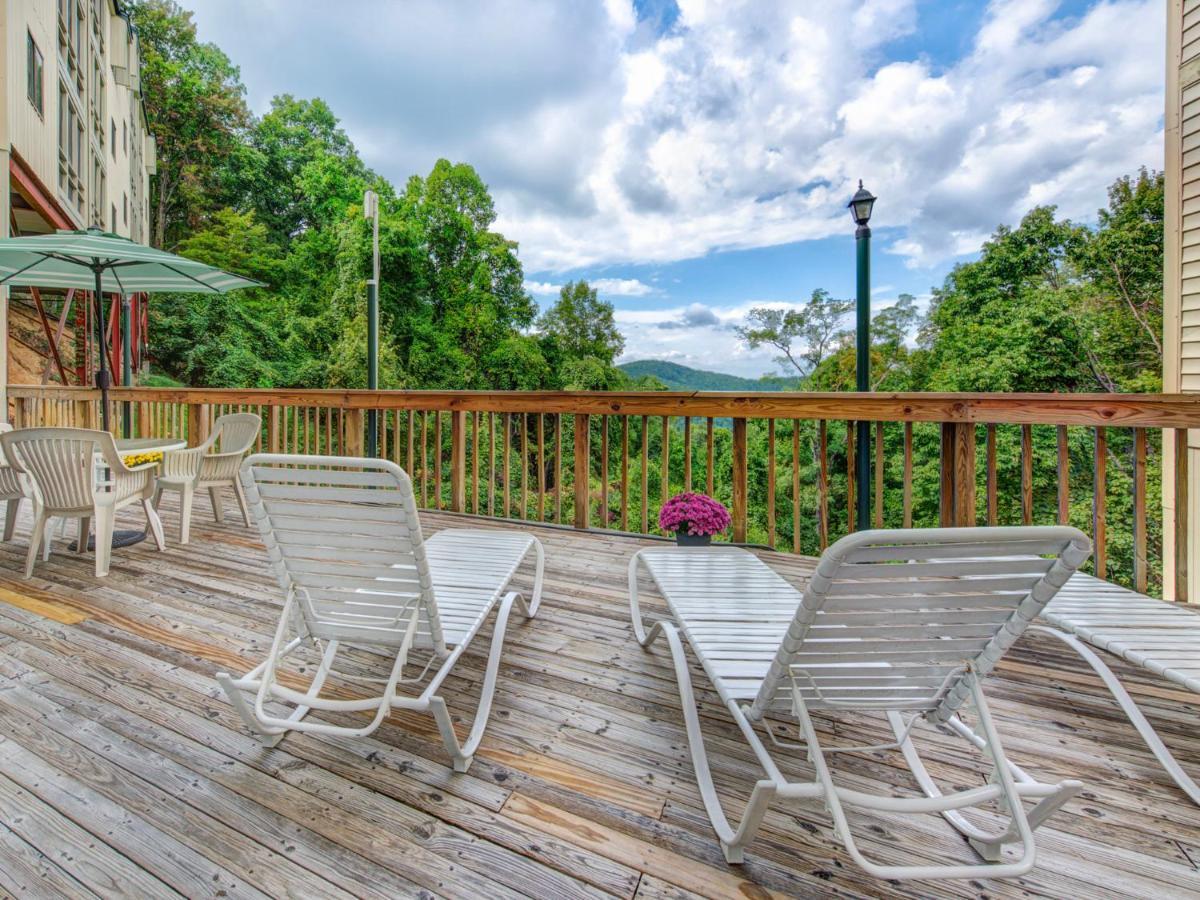 Bear Cub Retreat Apartment Gatlinburg Exterior photo