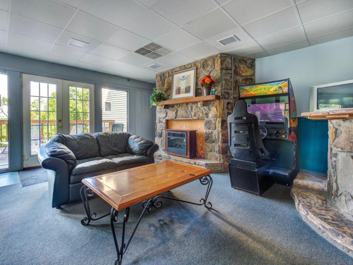 Bear Cub Retreat Apartment Gatlinburg Exterior photo
