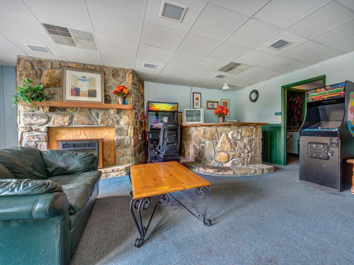 Bear Cub Retreat Apartment Gatlinburg Exterior photo